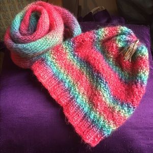 Hand knit Hat & Infinity Scarf